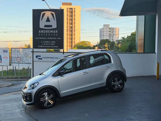 VOLKSWAGEN UP 1.0 170 TSI TOTAL FLEX XTREME 4P MANUAL VOLKSWAGEN UP 1.0 170 TSI TOTAL FLEX XTREME 4P MANUAL